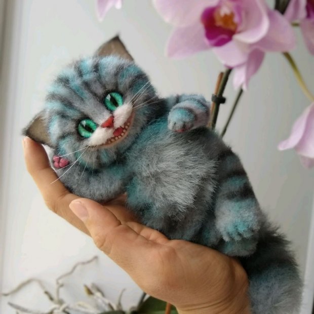 Alice in Wonderland - Cheshire Cat (18 cm) Plush Toy