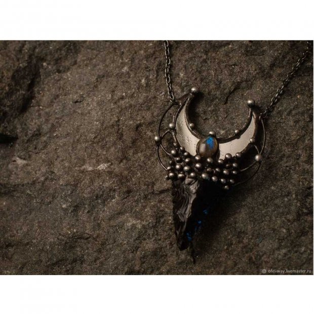 Wolf's Moon V.2 Necklace