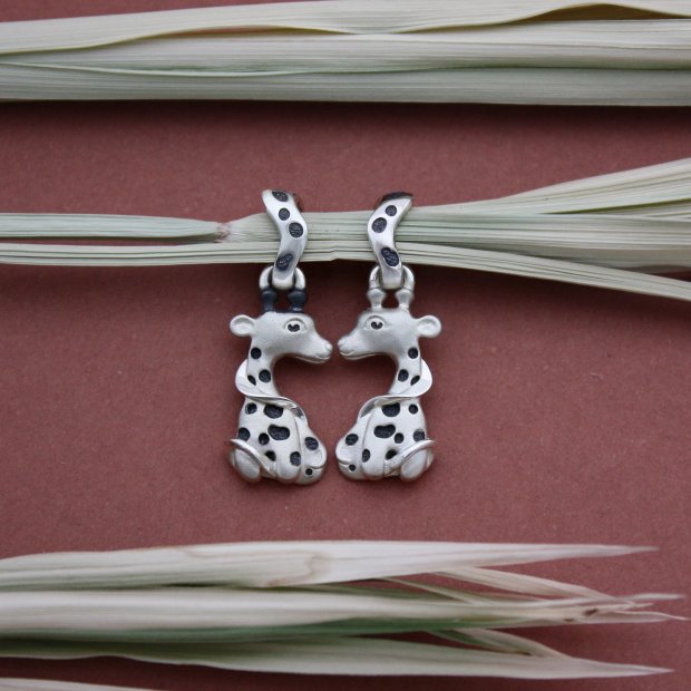 Giraffes Paired Pendants v3