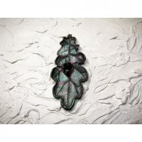 Gradient Oak Leaf With Eye Pendant Necklace