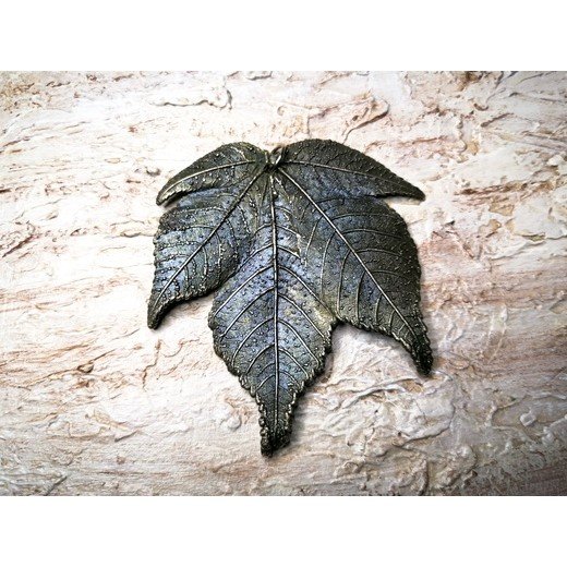 Grey Chestnut Leaf V.2 Pendant Necklace