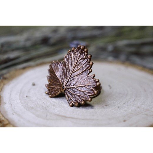 Strawberry Leaf Ring