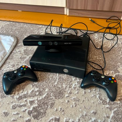 Xbox 360S + Kinect