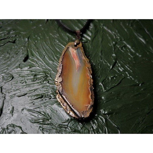 Brown Slice Of Agate Pendant Necklace