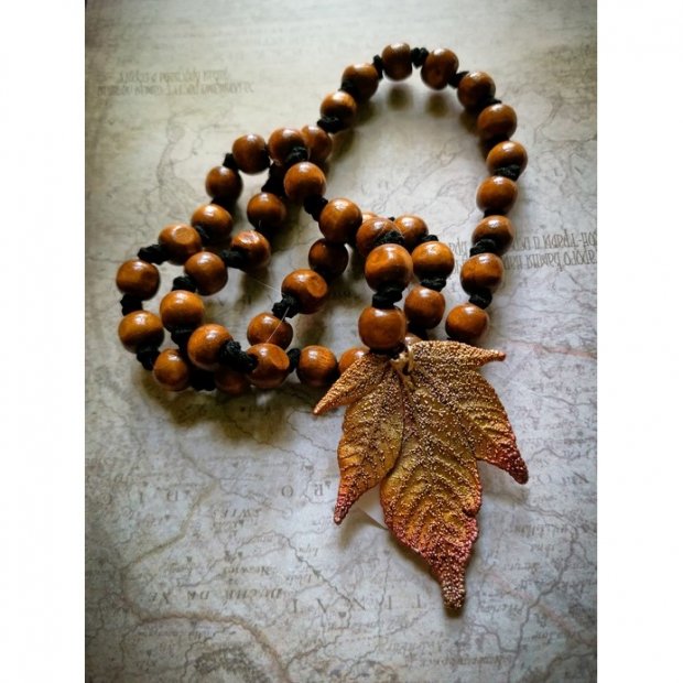 Autumn Chestnut Leaf With Beads Pendant Necklace
