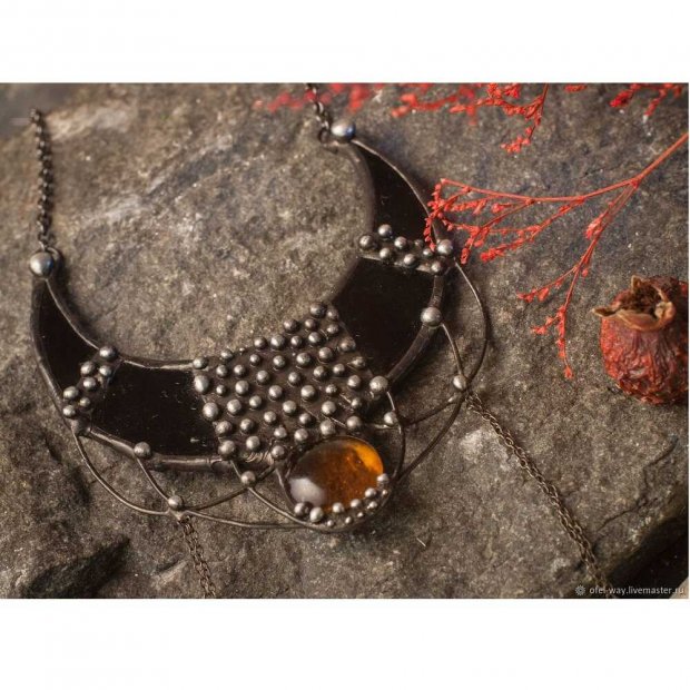 Black Crescent Necklace