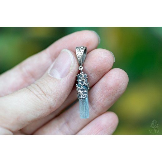 Hesiona Pendant Necklace