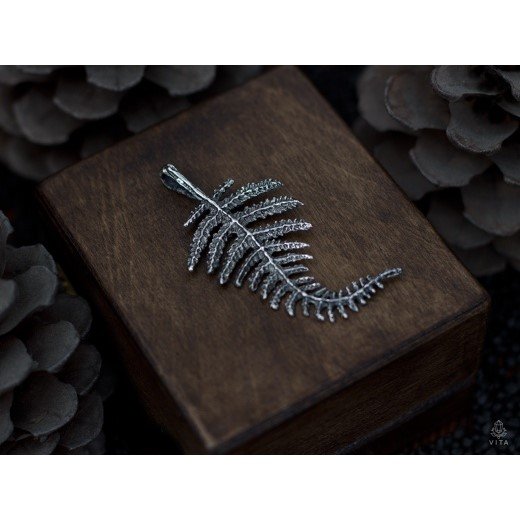 Fern Leaf Pendant Necklace