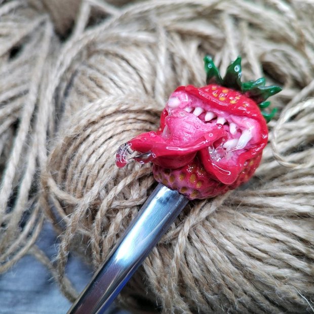 Carnivorous strawberry Spoon