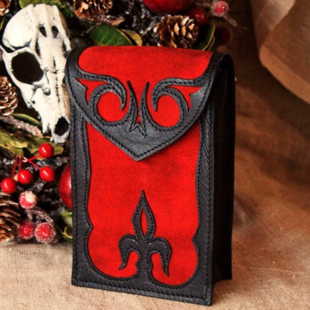 Anima Red Tarot Cards Case
