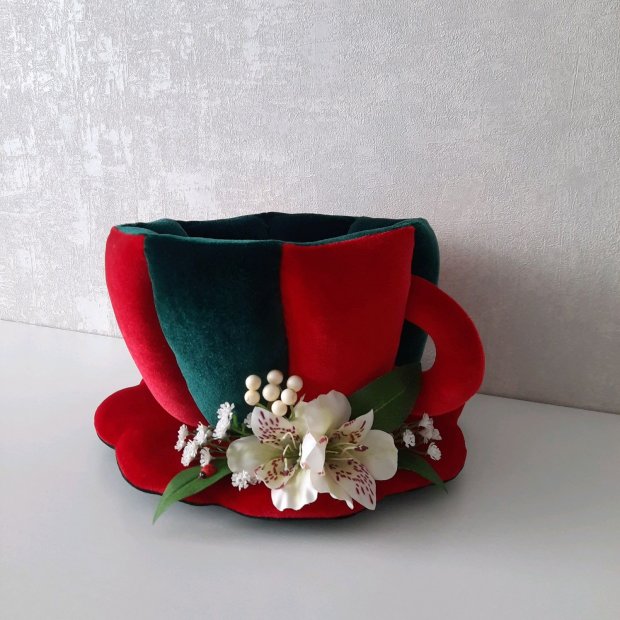 Decorative mug organizer