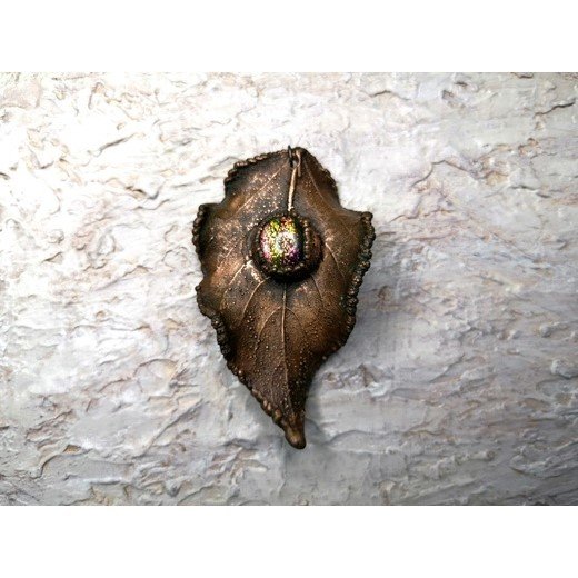 Poplar Leaf With Eye Pendant Necklace