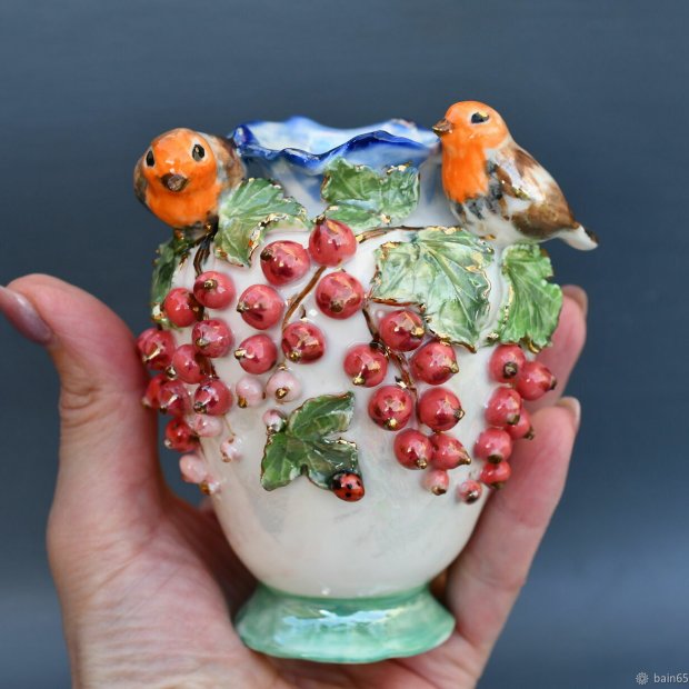 Porcelain Vase with Birds & Currants Design