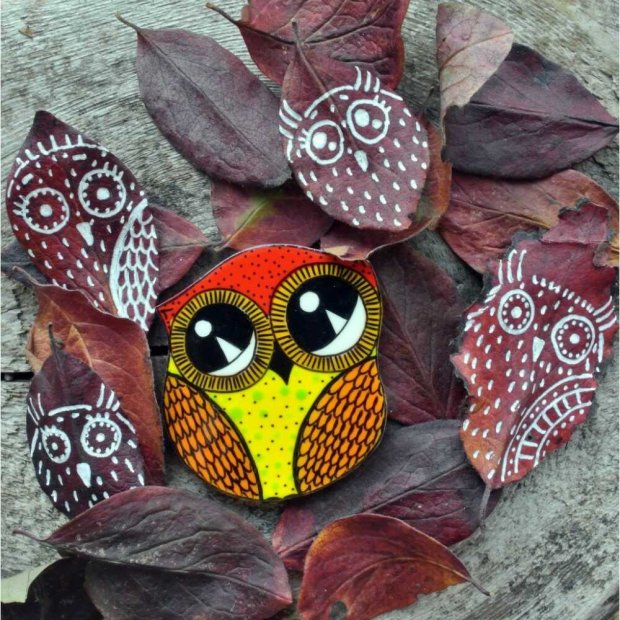 Cartoon Owl Brooch