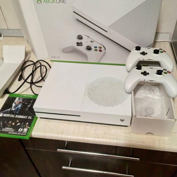 XBOX ONE S