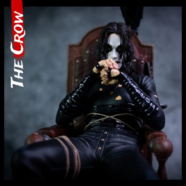 The Crow (22 cm) Figure