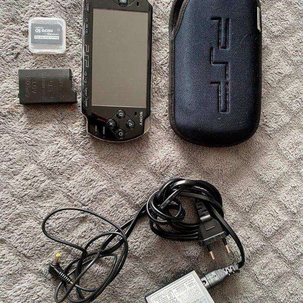 PSP 2000