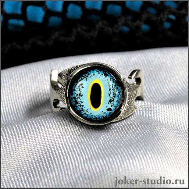 Gavial Loki Crocodile Eye Ring