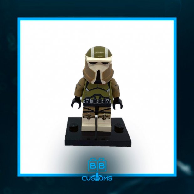 Walker Pilot Trooper Minifigure