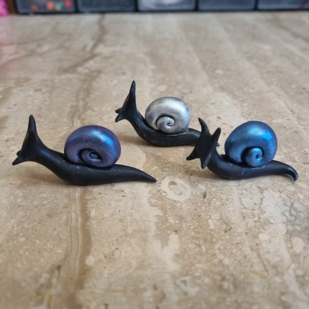 Shimmery Snail Figurine Set of 3