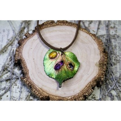 Drops On Leaf V.2 Pendant Necklace