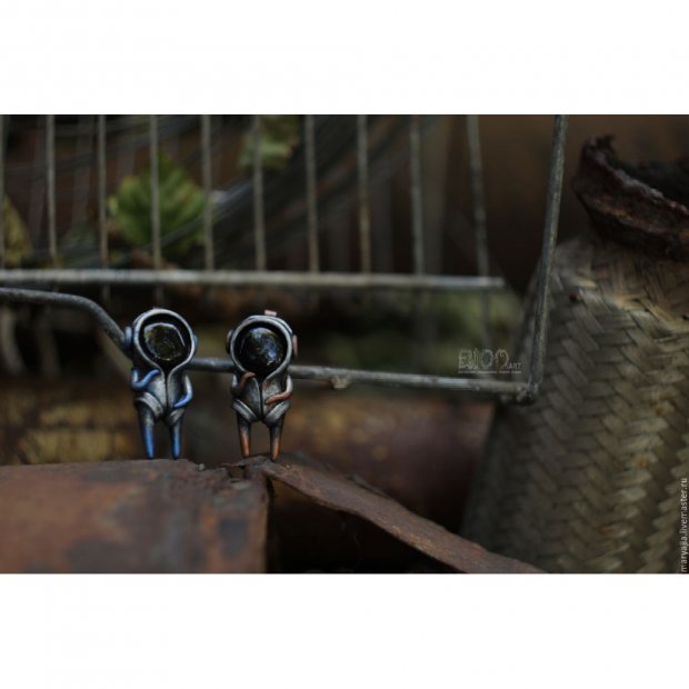 Deciding Vagabond Pendant Necklace
