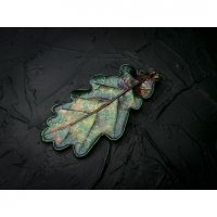 Gradient Oak Leaf Pendant Necklace
