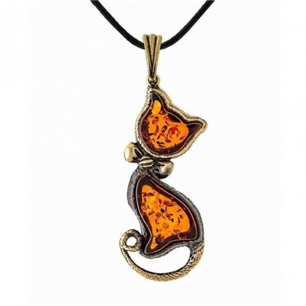 Beautiful Cat Pendant Necklace