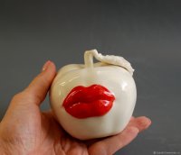 Porcelain apple 