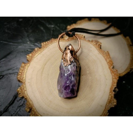 Cliff Pendant Necklace
