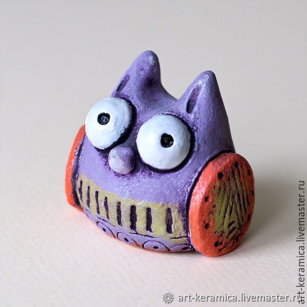 Scared Owl Figure