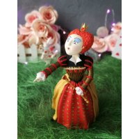 Alice In Wonderland - Queen Of Hearts Figure