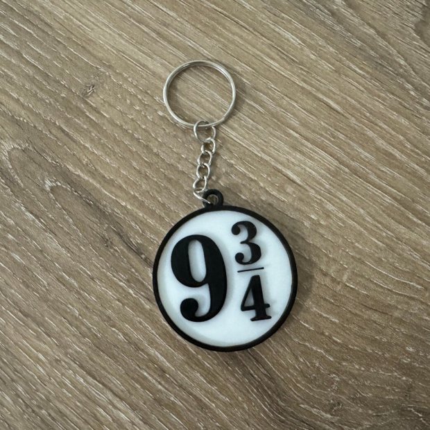 Harry Potter - Platform 9 3/4 Model Keychain
