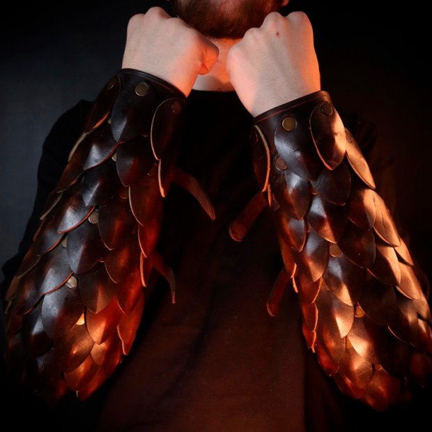 Leather Scaled Bracers