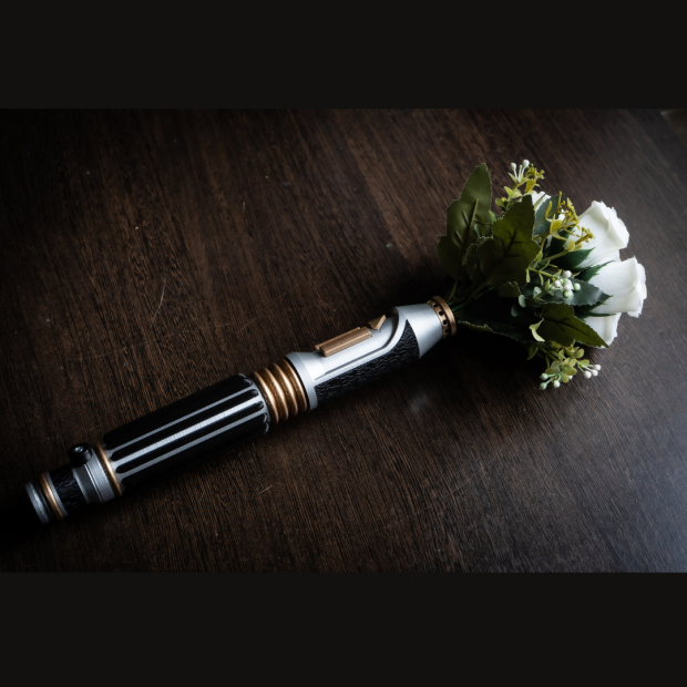 Personalized Mace Windu Lightsaber Bridal Bouquet Holder | Star Wars wedding
