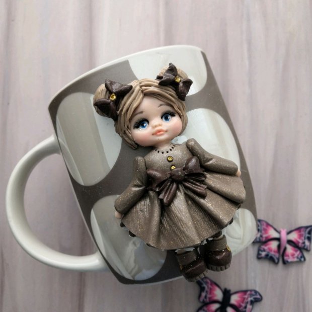 Doll In Brown Dress Mug With Decor