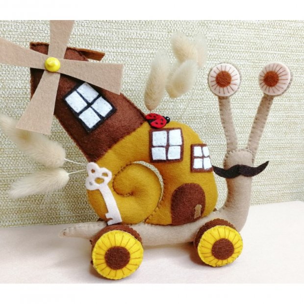 Snail-Windmill (15 cm) Plush Toy