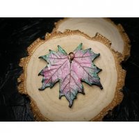 Gradient Maple Leaf V.2 Pendant Necklace