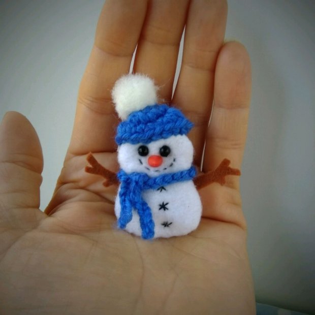 Snowman Brooch
