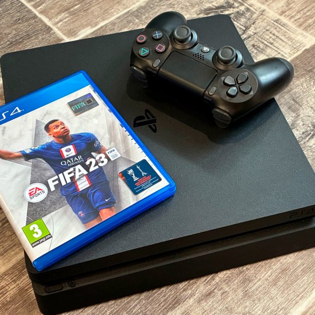 Sony PlayStation 4 slim 1tb