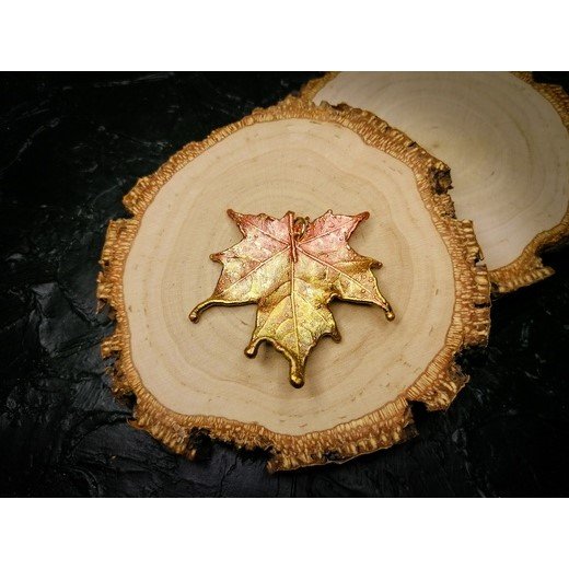 Golden Gradient Maple Pendant Necklace