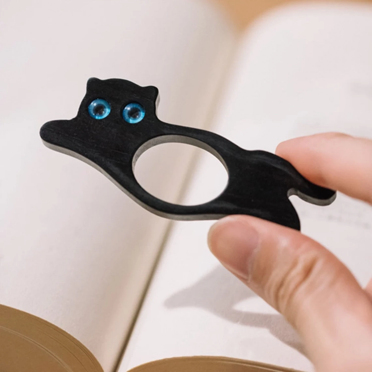 Cute Cat Shaped Wood Thumb Page Holder