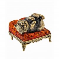 Lying Cat Figure