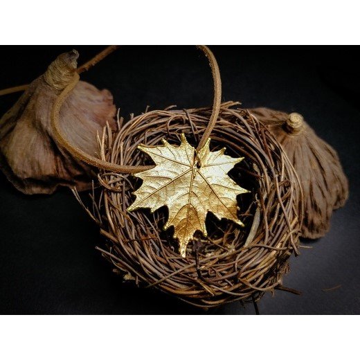 Golden Maple V.3 Pendant Necklace
