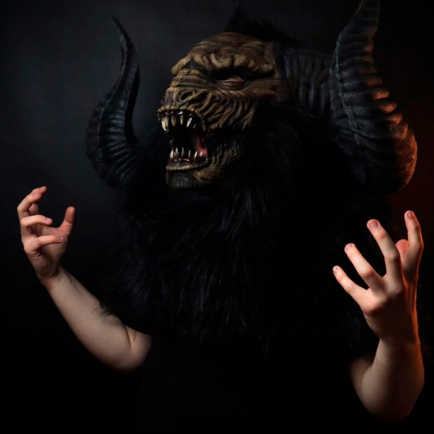 Minotaur with movable jaw Helmet head