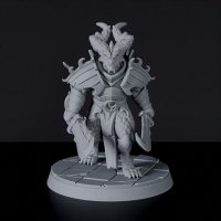 Elite guardsman with two swords Figure (Unpainted)