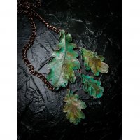 Four Oak Leaves Pendant Necklace