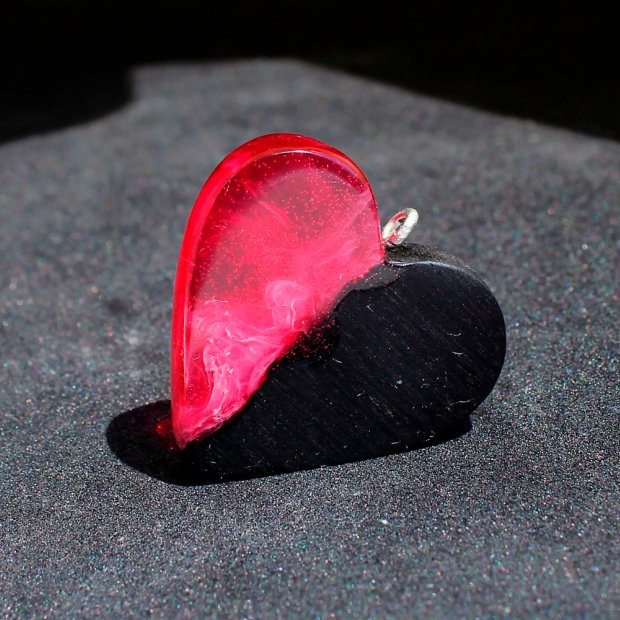 Black And Red Pendant Necklace