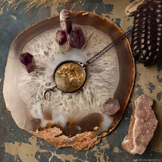 Autumn Full Moon Necklace