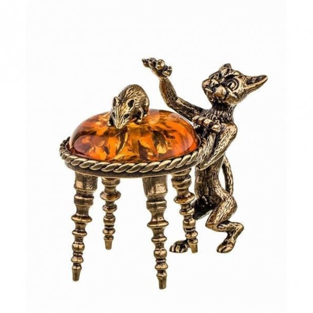Cat Catching Mouse Figure